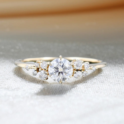 Round Moissanite Flip🏵️ Snowdrift Six Claw Ring